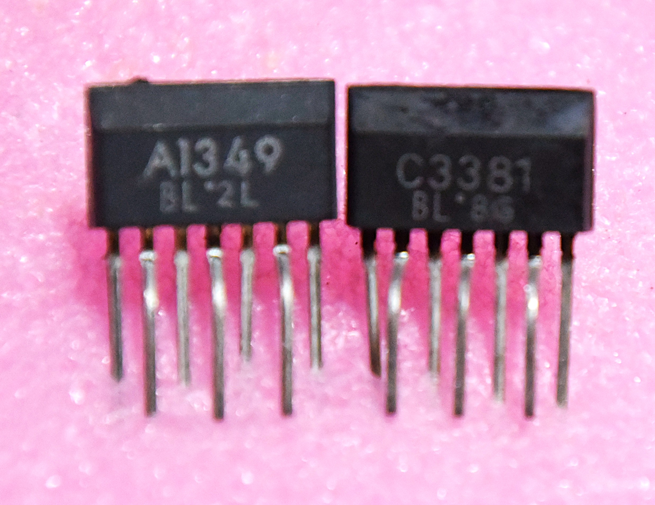 2SA1349 2SC3381　入荷　デュアルTR/PNP-NPN