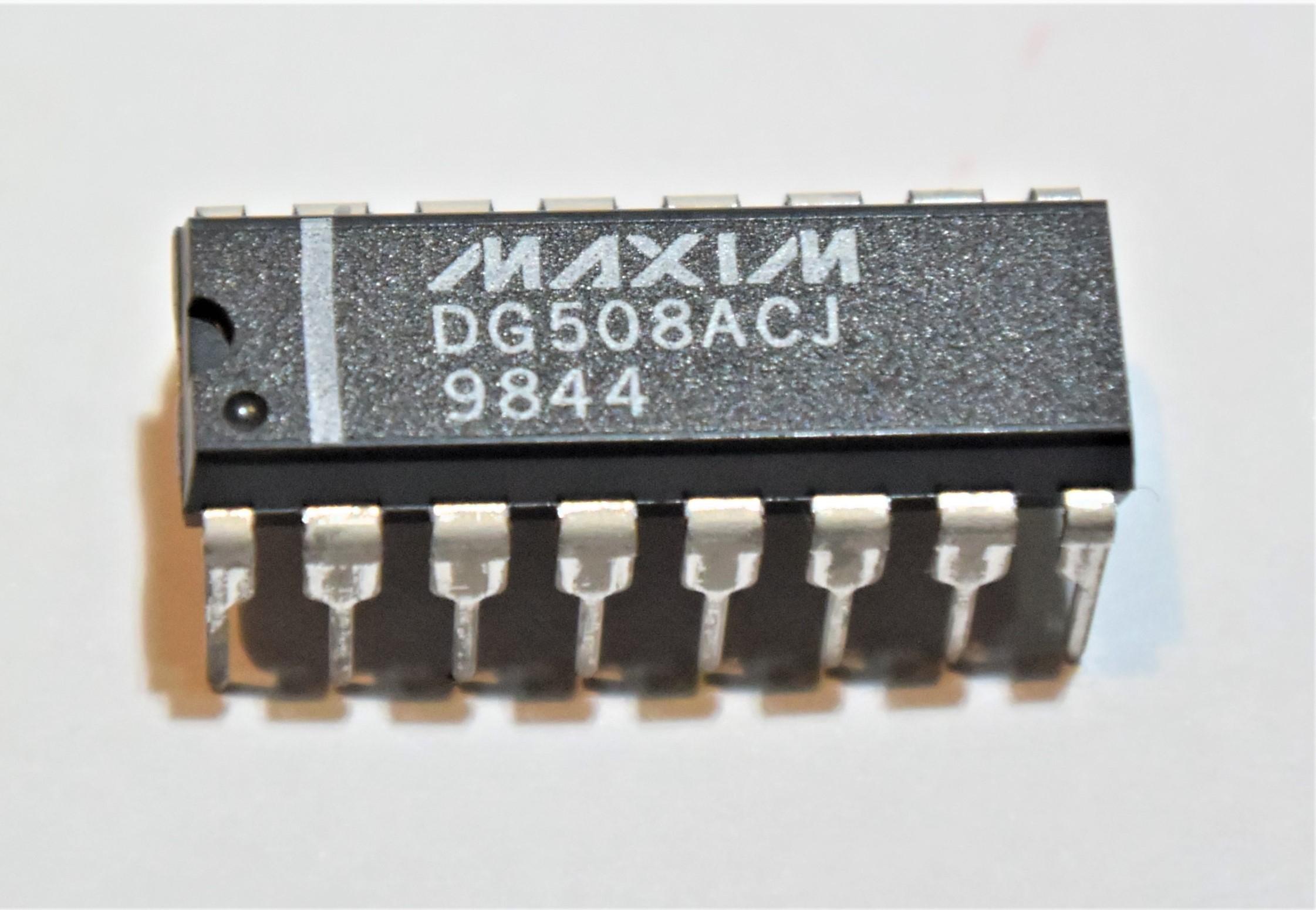 DG508ACJ　MAXIM