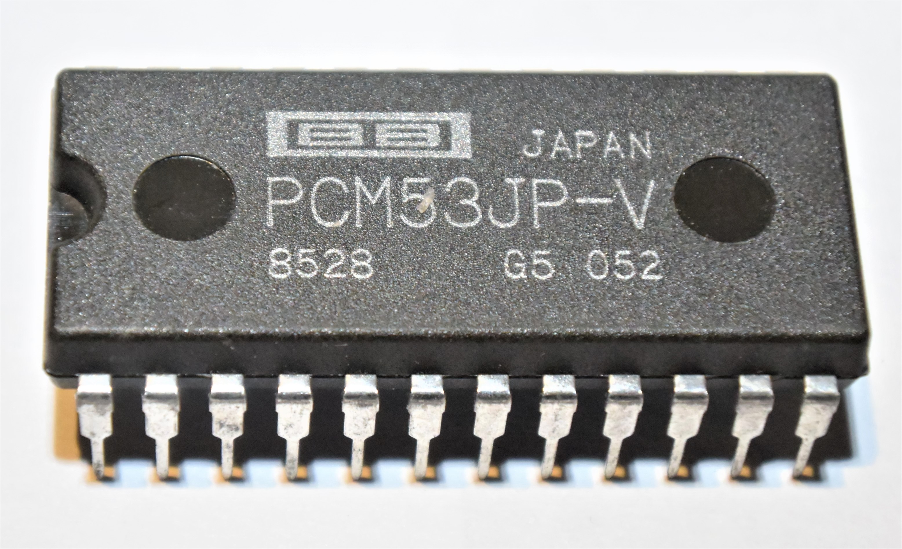 PCM53JP-V　　　16-Bit Monolithic D/A Converter