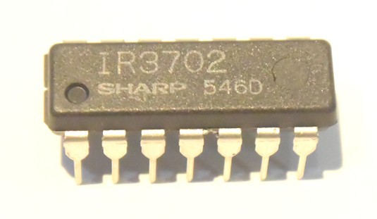 LR3702