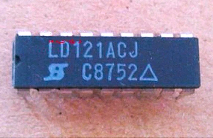 LD121ACJ　A/D converter set. 4-1/2 Digit.