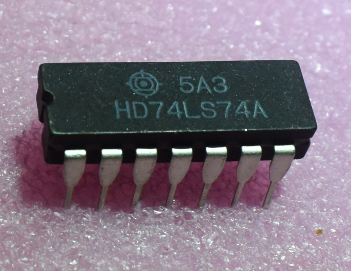 HD74LS74A　Ｈitachi　セラミックパケージ