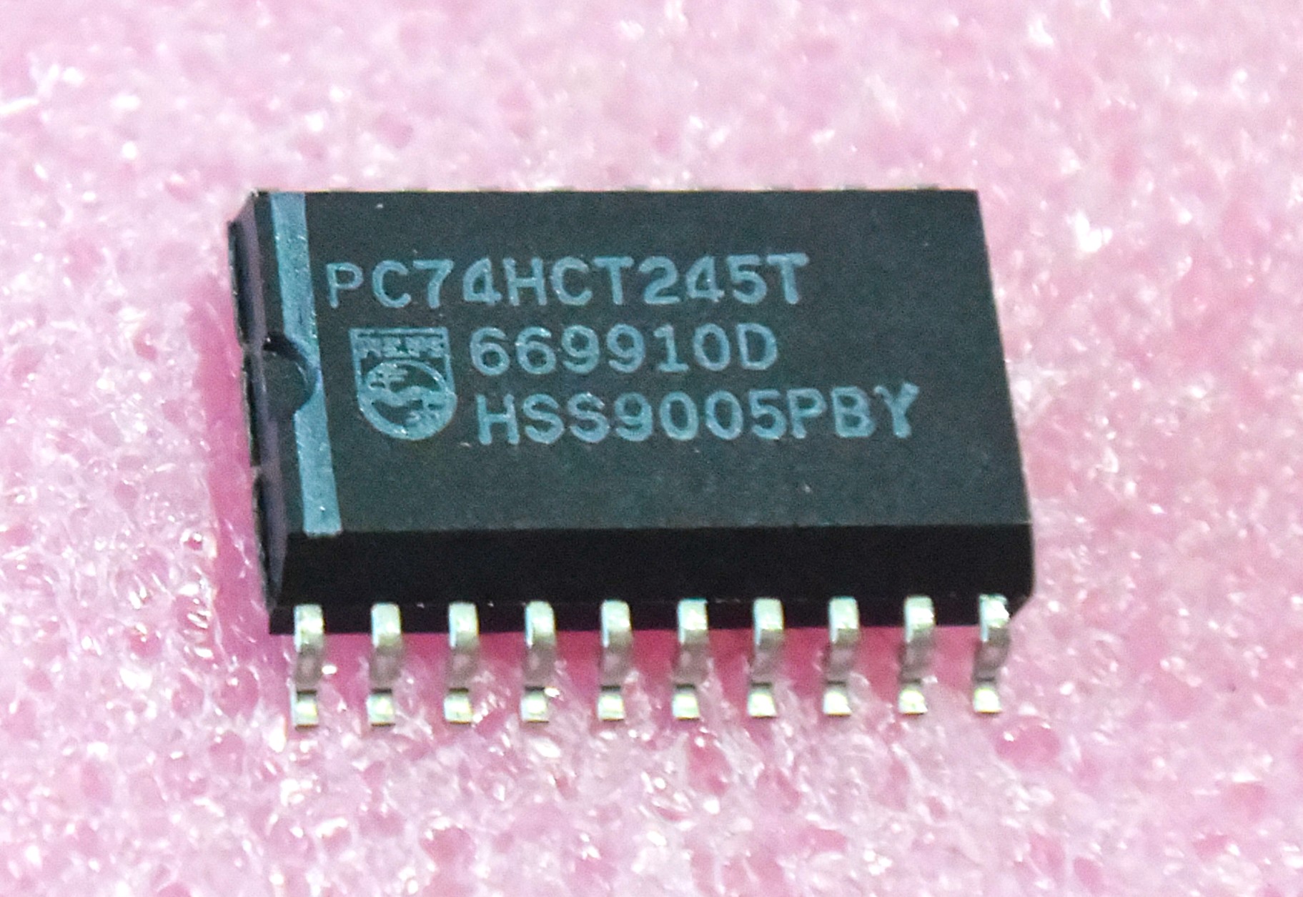 フラット　PC74HCT245T　