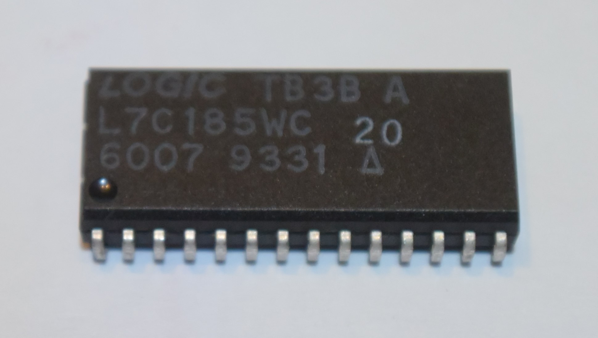 S-RAM  CY7C185WC-20　　　64K(8Kx8)