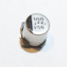 6.3V/100UF   EEE-FK0J101UR　　入荷