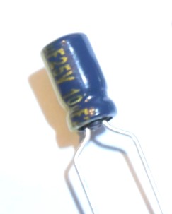 25V/10uF        EEAFC1E100B      1pcs