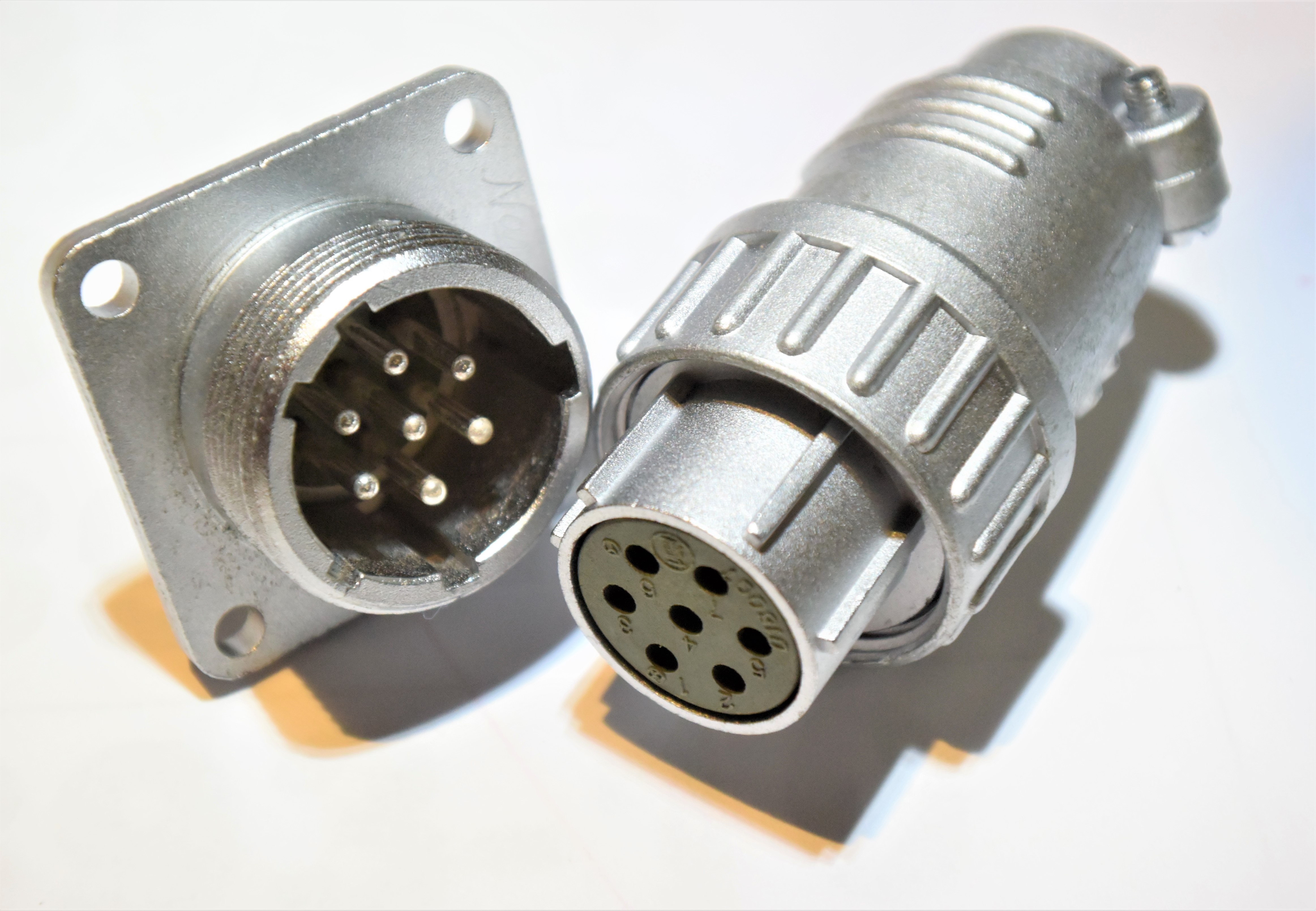 NJC20-7 φ20   7Pメタルコネクター オスメス組