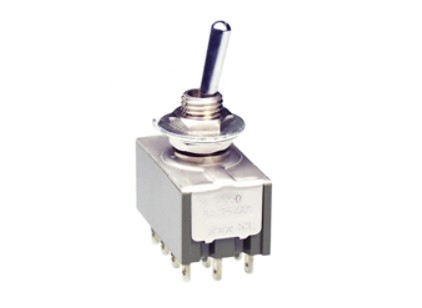 M-2040  4回路　ON-ON-ON（特殊動作、中間ON）