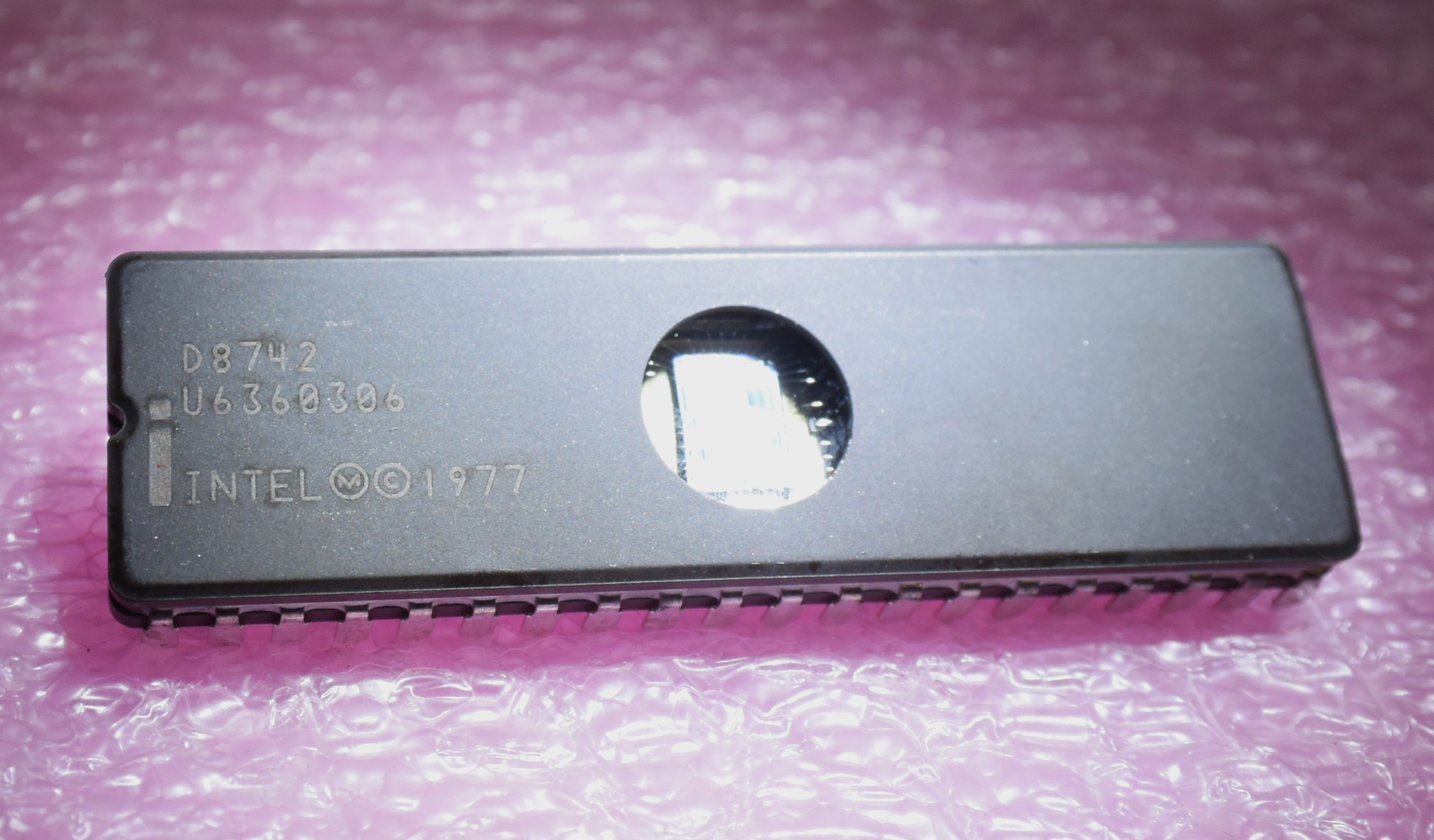D8742  新品　intel　