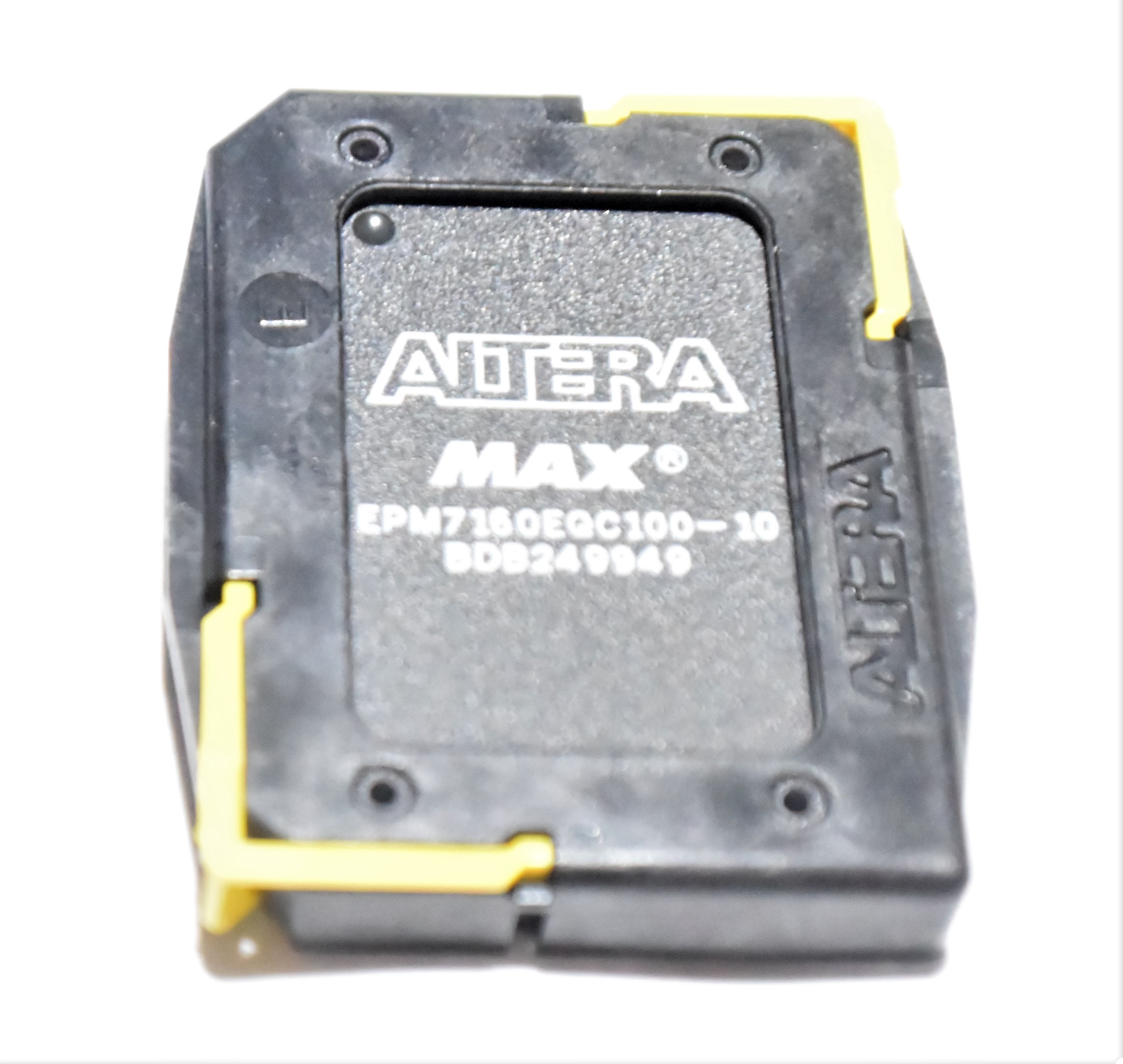 EPM7160EQC100-10      ALTERA