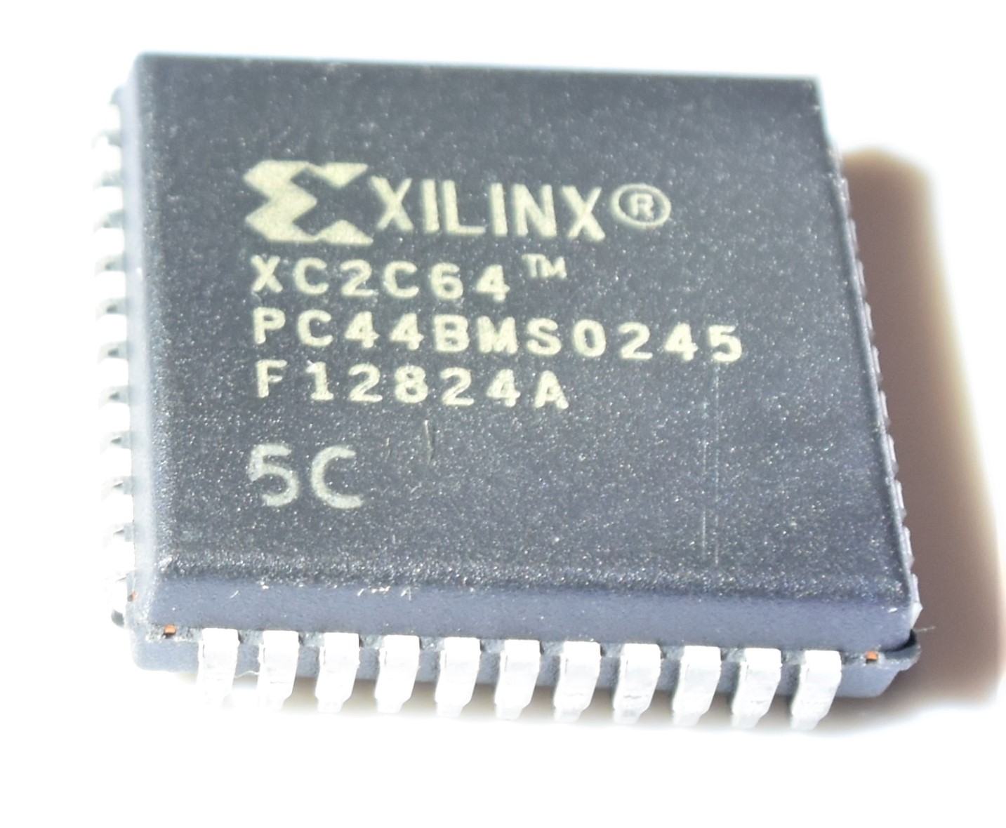 XC2C64-PC44