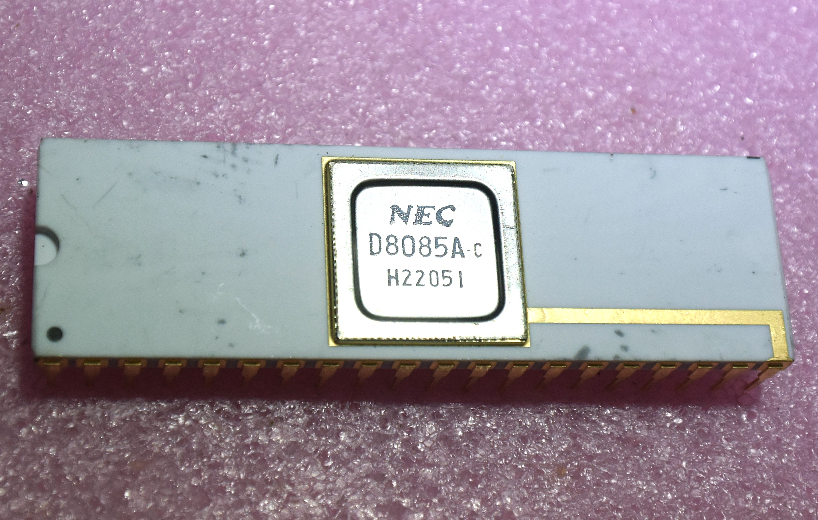 UPD8085A-2　NECホワイトセラミック