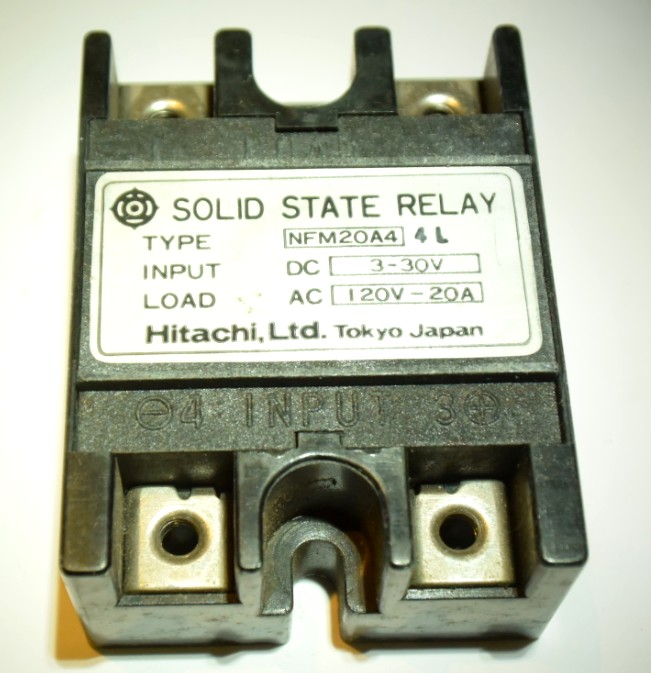 SSR　　NFM20A4　 INPUT:DC3-30V  　LOAD:AC120V-10A  SOLID　STATE リレー