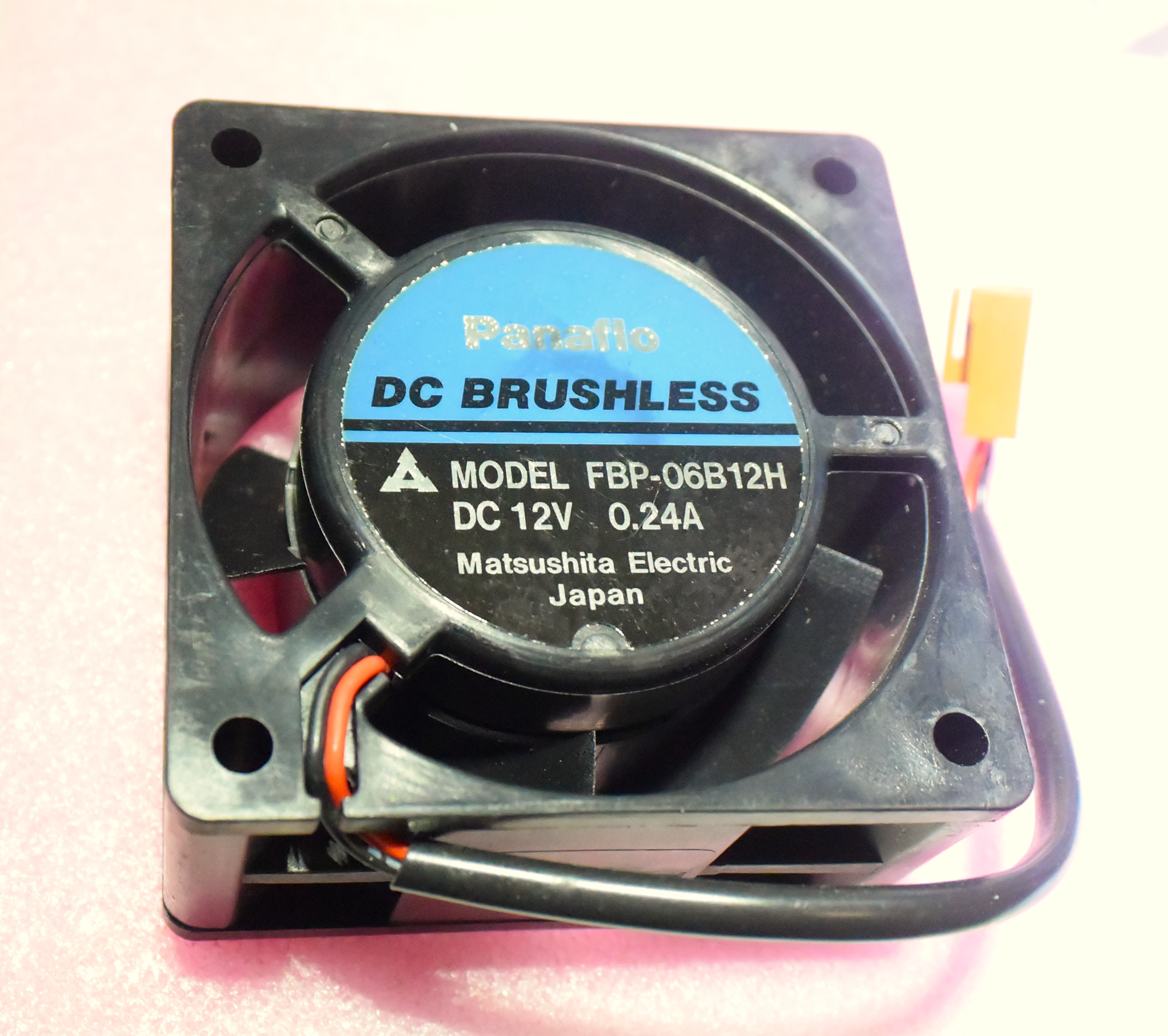 ファン　FBP-06B12H　DC12V