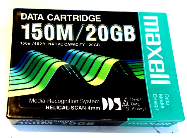 DATA　CARTRIDGE　150M/20GB