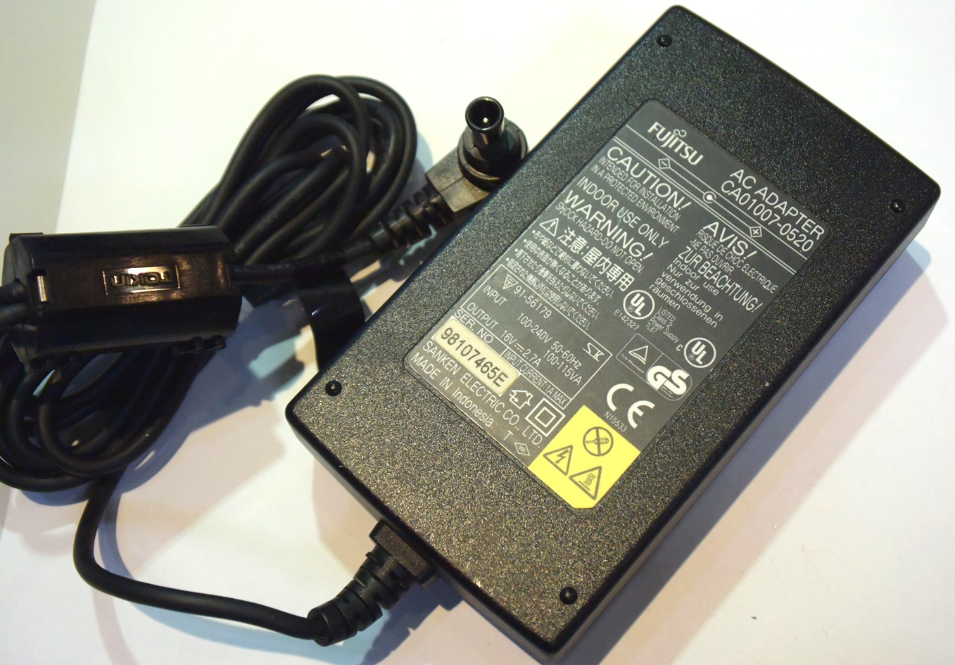 AC-adapter  FUJITSU  DC16V/2.7A  　CA01007-0520